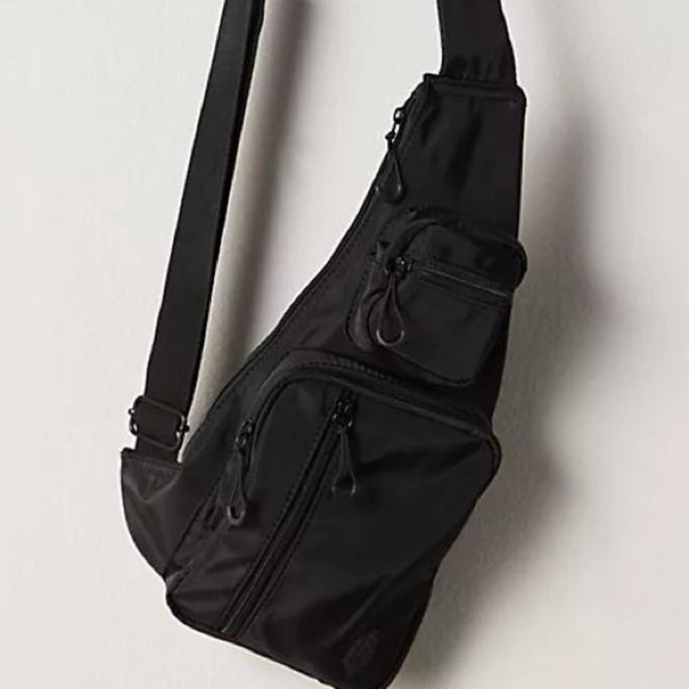 Gorgeous, Free People Sprinter Sling Bag❤️ NWOT Black sold out online - Picture 7 of 8